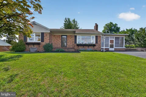 570 MANOR ROAD