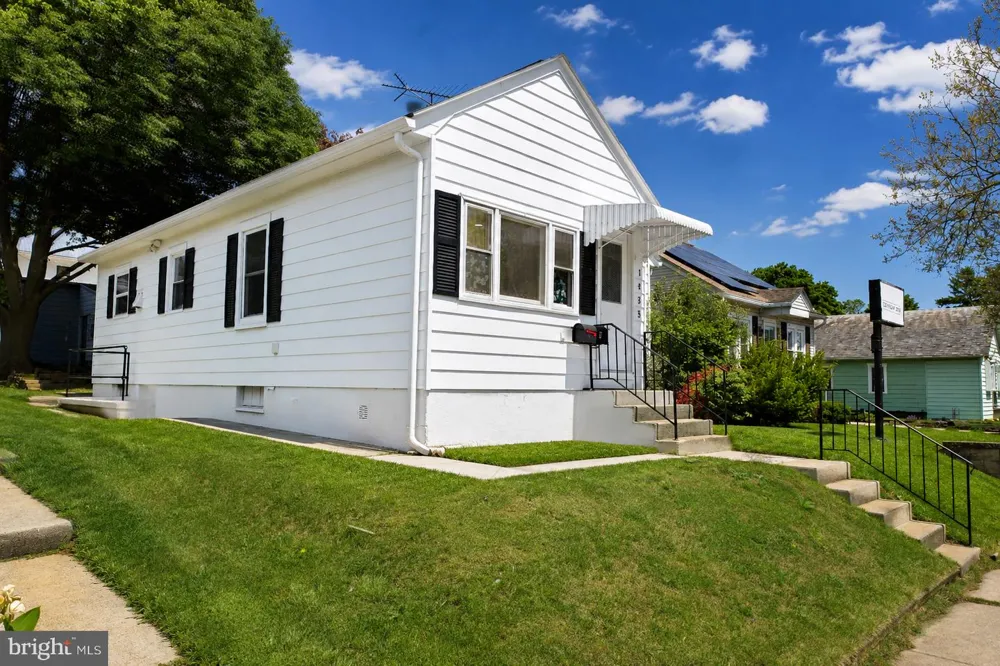 1425 HARDING AVENUE Hershey, PA 17033