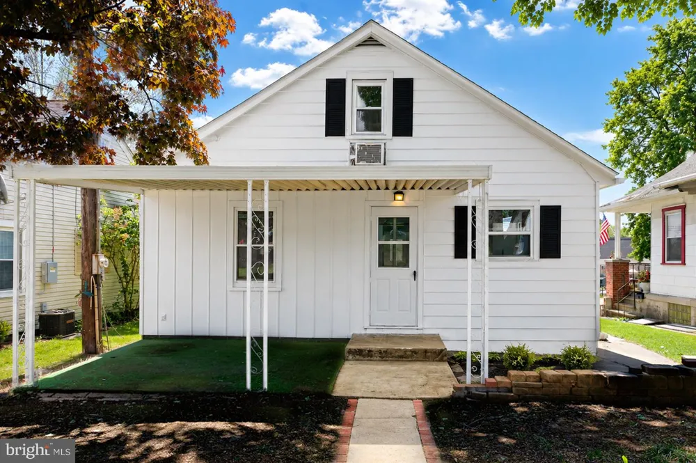 1425 HARDING AVENUE Hershey, PA 17033