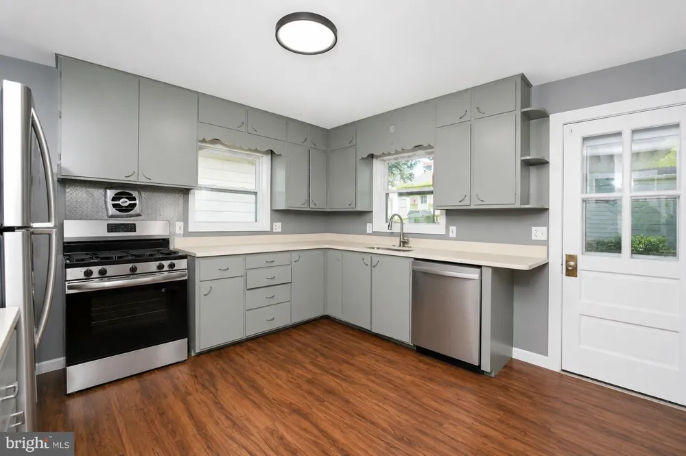 1425 HARDING AVENUE Hershey, PA 17033
