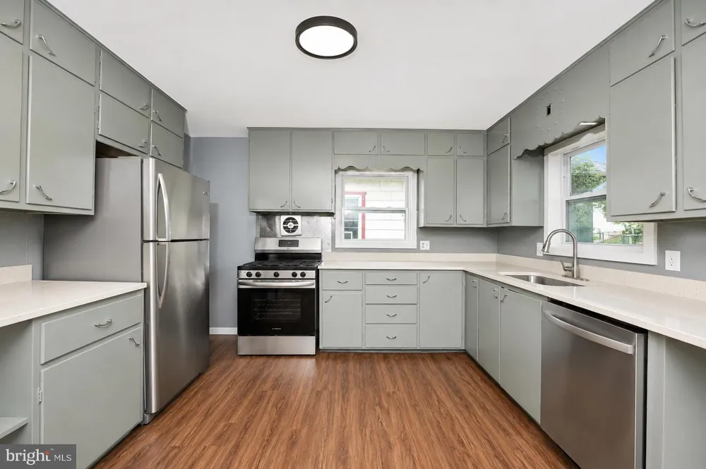 1425 HARDING AVENUE Hershey, PA 17033