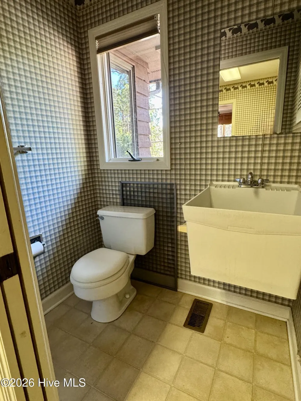 109 Berwick Avenue Seven Lakes, NC 27376