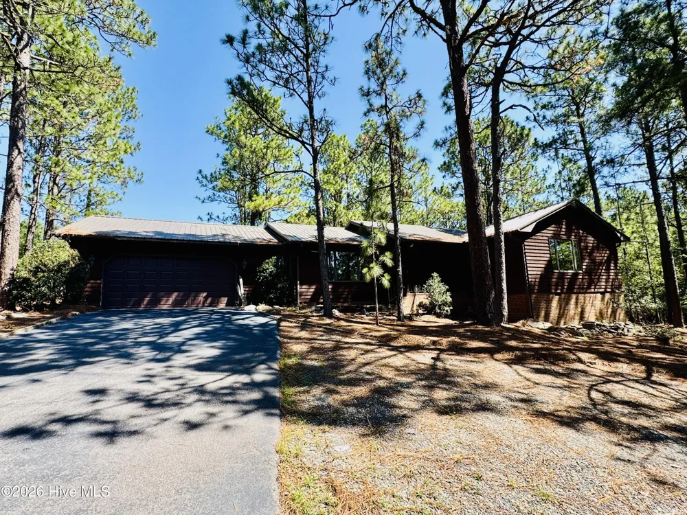 109 Berwick Avenue Seven Lakes, NC 27376