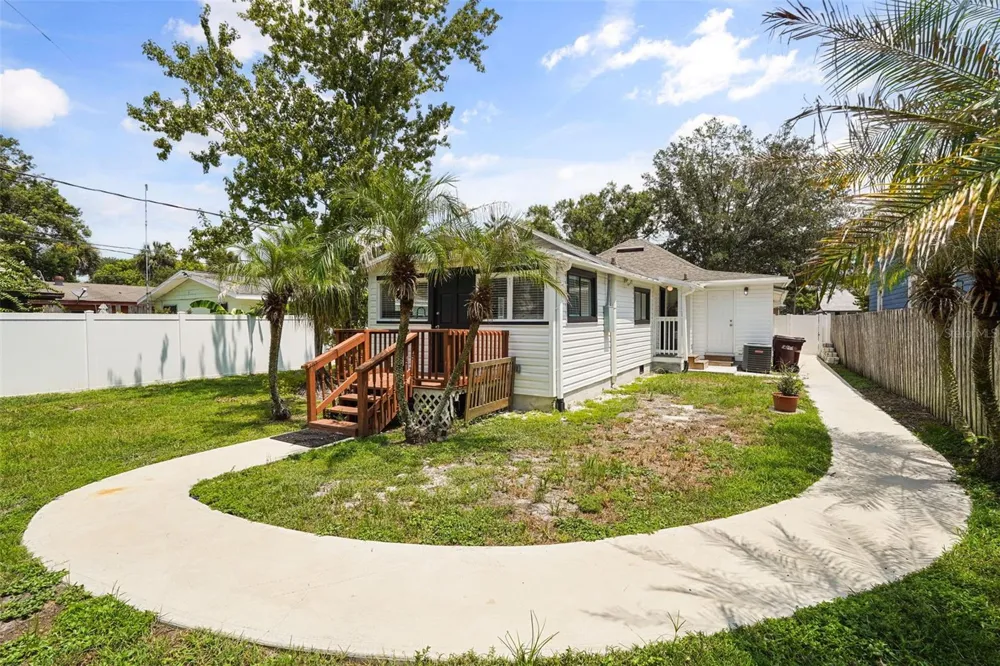 814 MINNESOTA AVENUE St Cloud, FL 34769