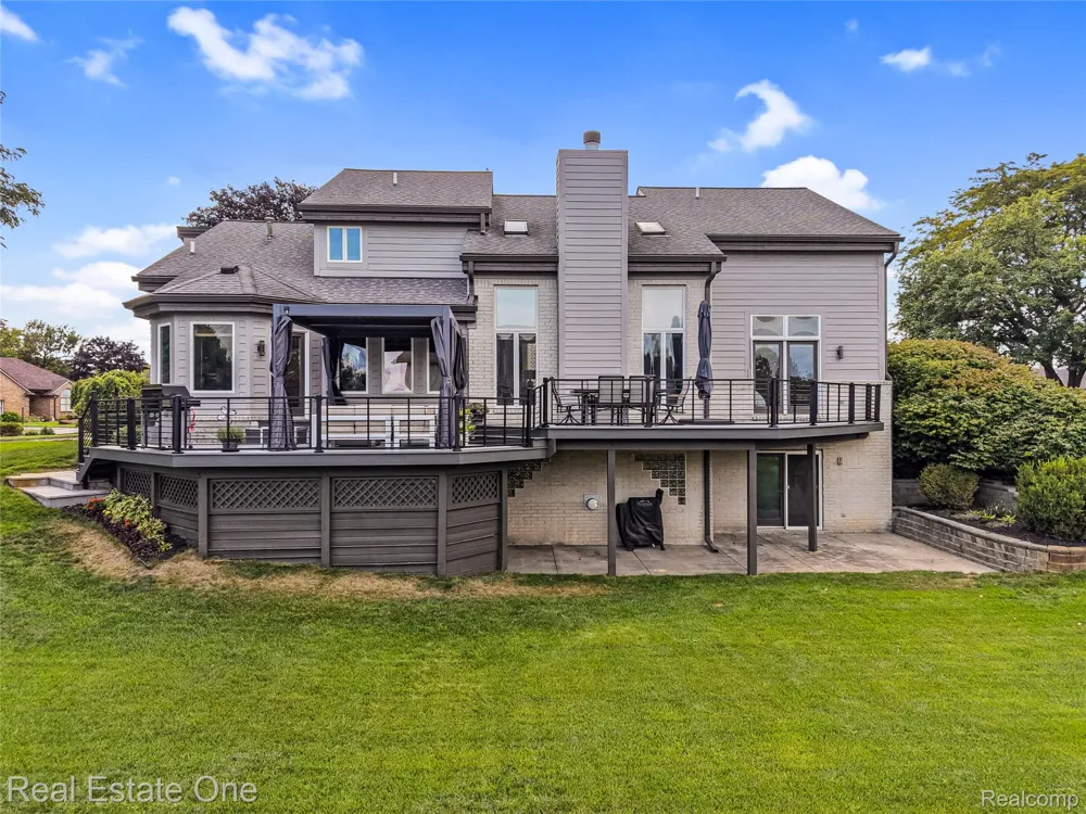 10137 Devonshire Drive Green Oak Township, MI 48178