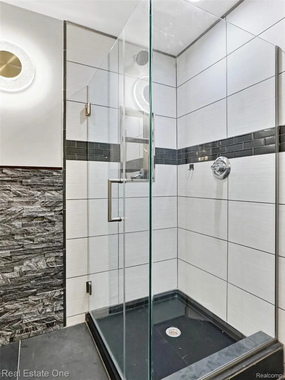 10137 Devonshire Drive Green Oak Township, MI 48178