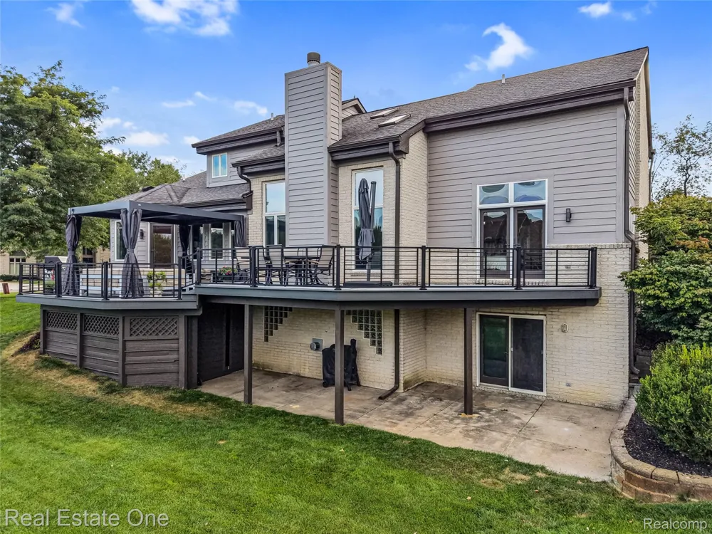 10137 Devonshire Drive Green Oak Township, MI 48178
