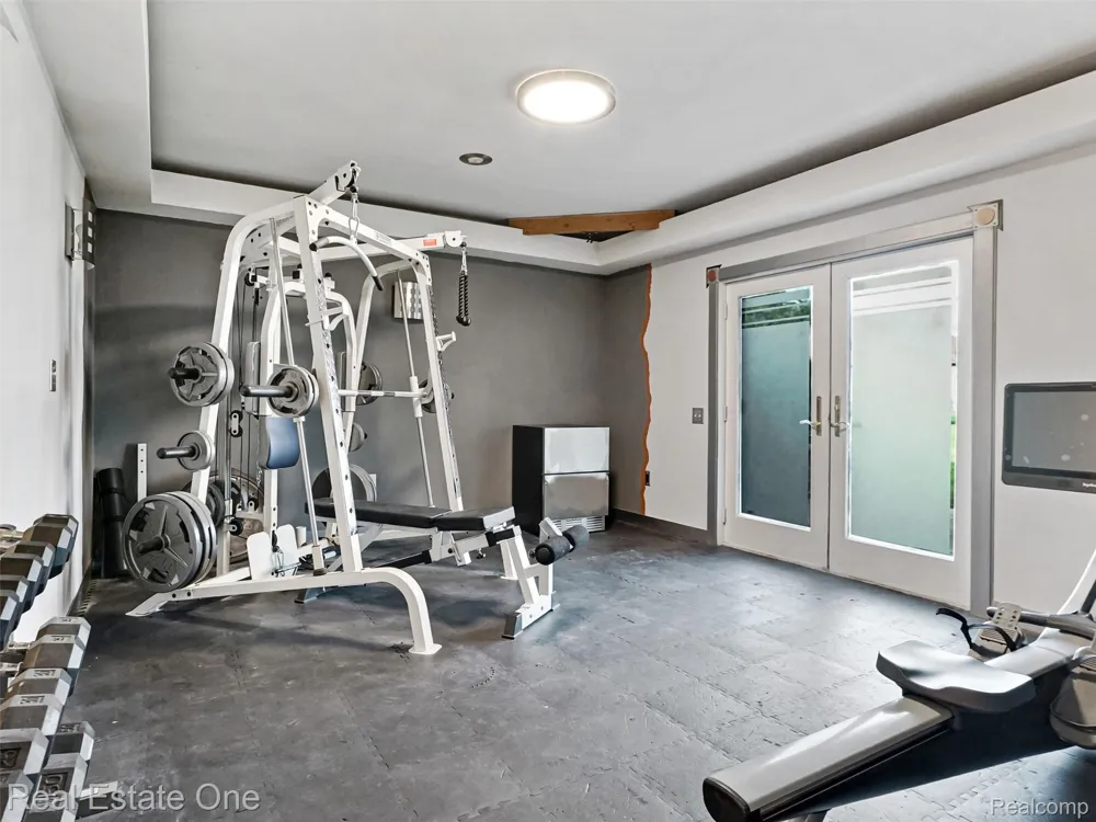 10137 Devonshire Drive Green Oak Township, MI 48178