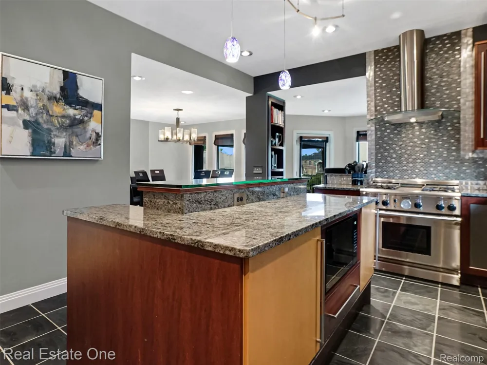 10137 Devonshire Drive Green Oak Township, MI 48178