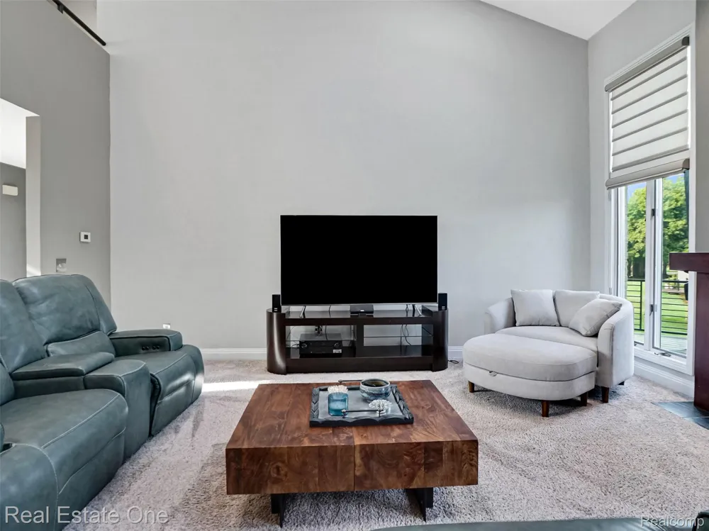 10137 Devonshire Drive Green Oak Township, MI 48178
