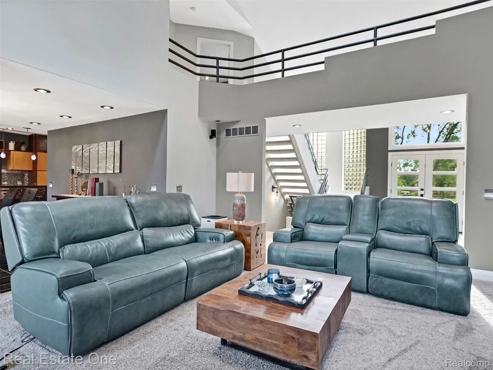 10137 Devonshire Drive Green Oak Township, MI 48178