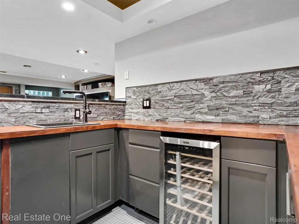 10137 Devonshire Drive Green Oak Township, MI 48178