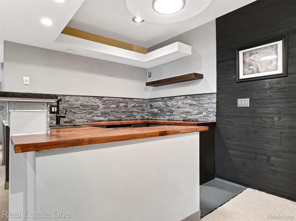 10137 Devonshire Drive Green Oak Township, MI 48178