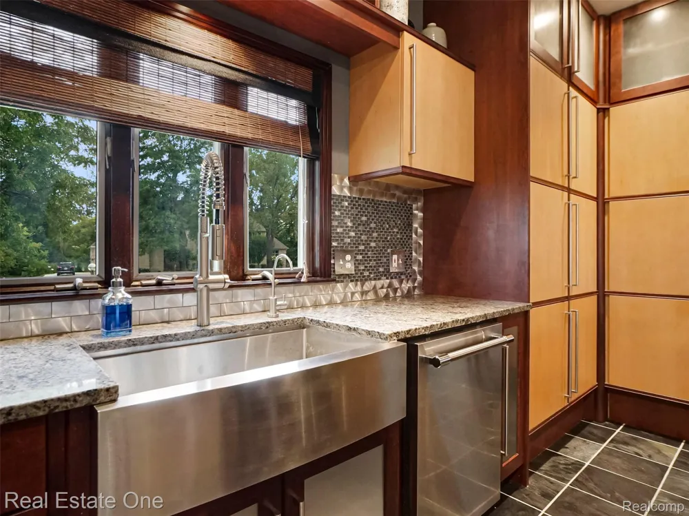 10137 Devonshire Drive Green Oak Township, MI 48178