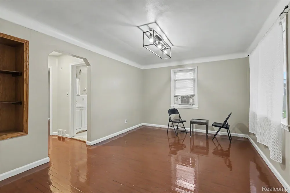 1770 Arlington Avenue Lincoln Park City, MI 48146