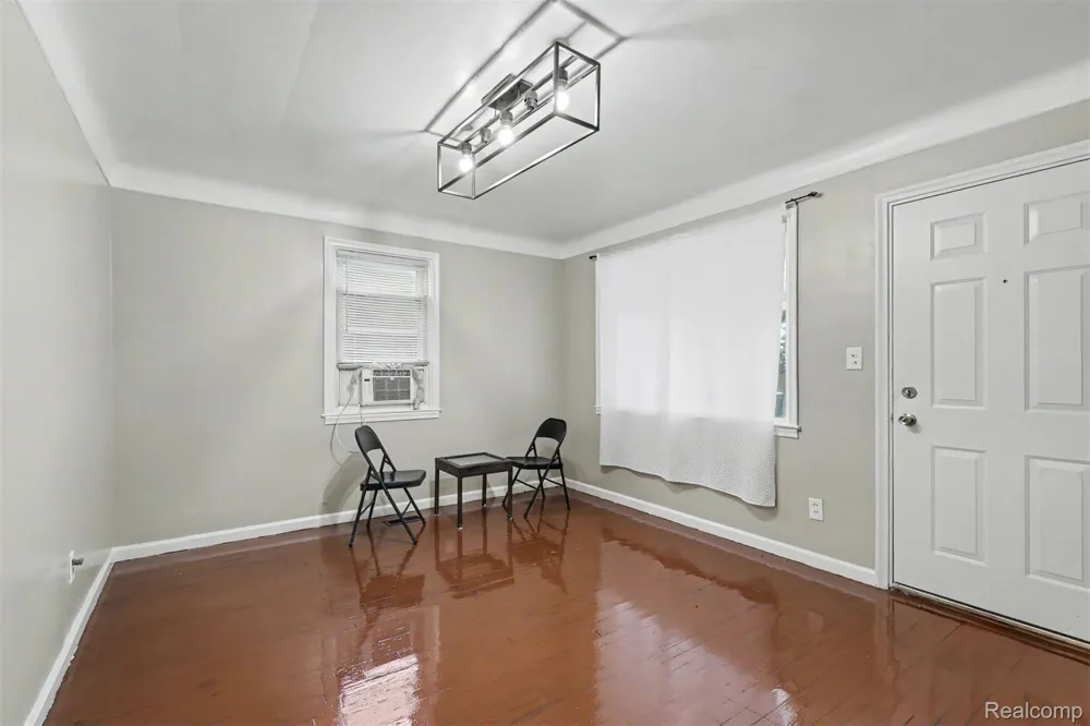 1770 Arlington Avenue Lincoln Park City, MI 48146