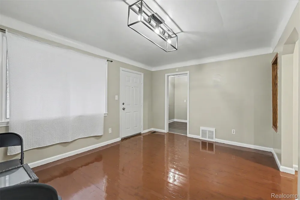 1770 Arlington Avenue Lincoln Park City, MI 48146