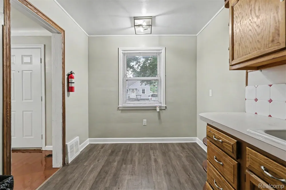1770 Arlington Avenue Lincoln Park City, MI 48146