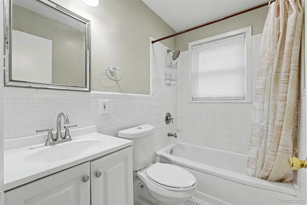 1770 Arlington Avenue Lincoln Park City, MI 48146