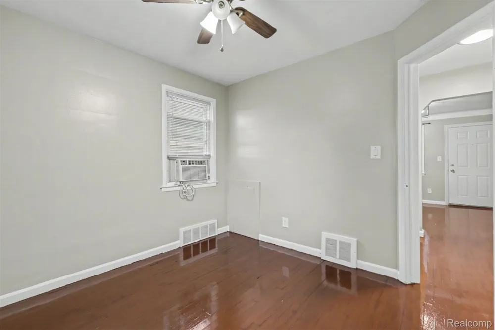 1770 Arlington Avenue Lincoln Park City, MI 48146