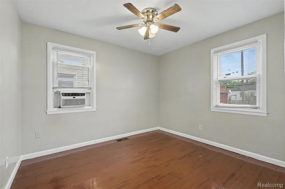1770 Arlington Avenue Lincoln Park City, MI 48146