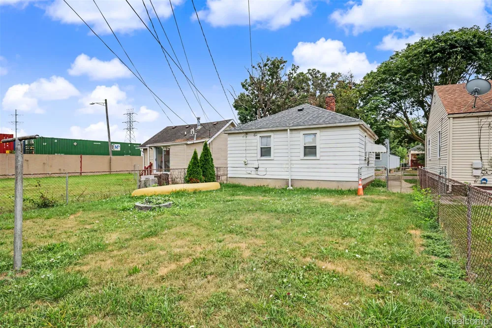 1770 Arlington Avenue Lincoln Park City, MI 48146
