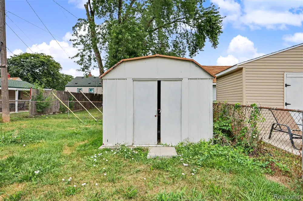 1770 Arlington Avenue Lincoln Park City, MI 48146