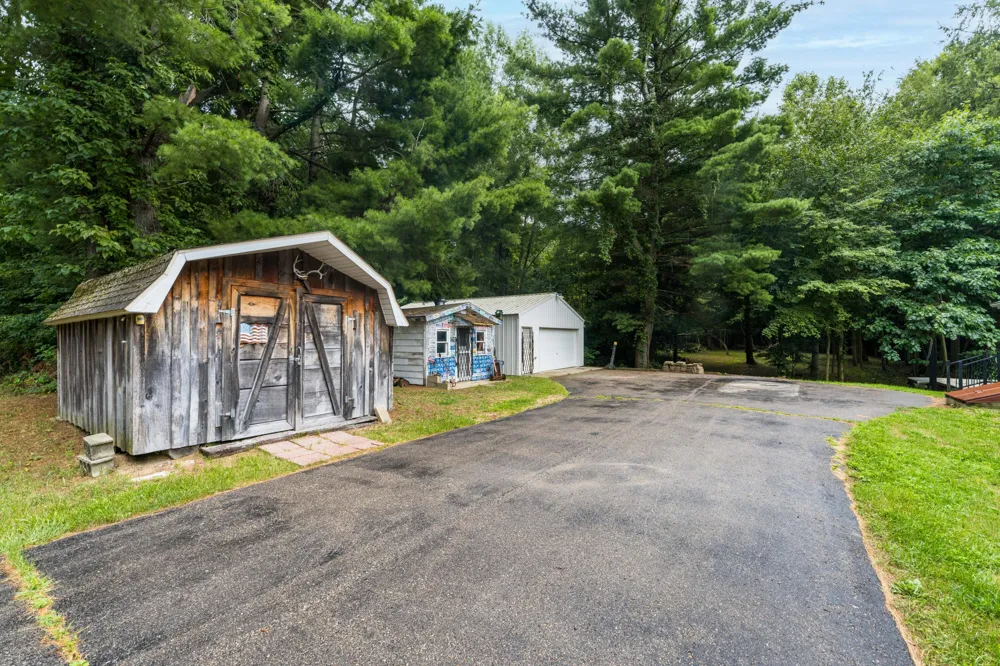5094 53rd Street Columbia Township, MI 49056