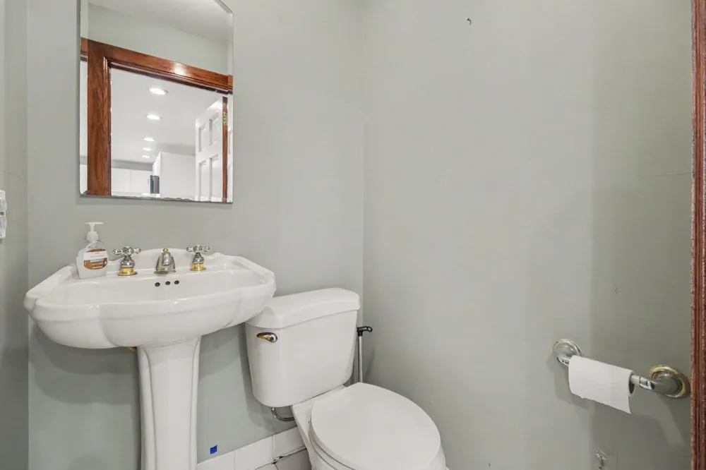 558 W Clarkston Orion Charter Township, MI 48362