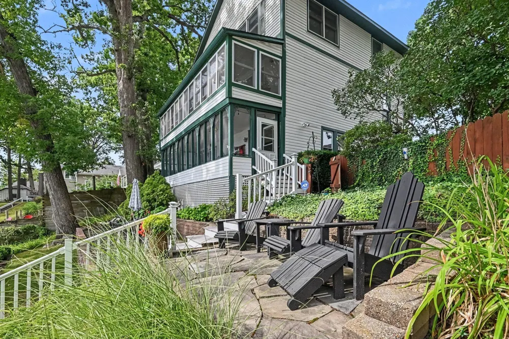 77 Park Avenue South Haven City, MI 49090