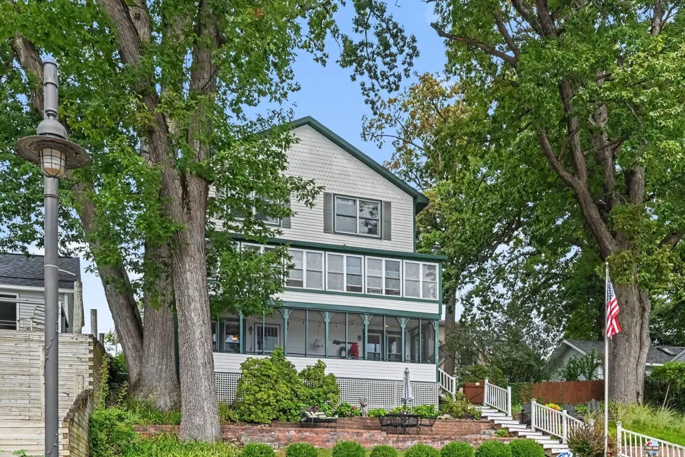 77 Park Avenue South Haven City, MI 49090