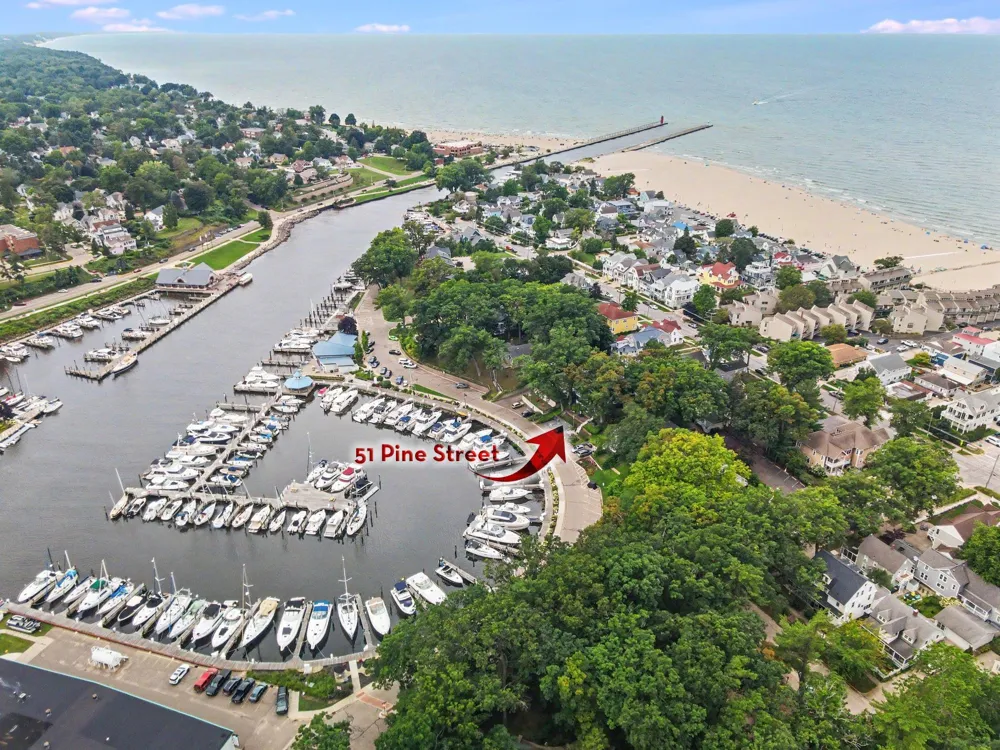77 Park Avenue South Haven City, MI 49090