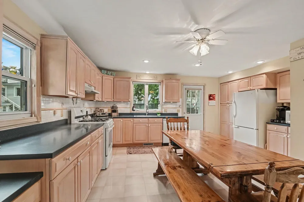 77 Park Avenue South Haven City, MI 49090