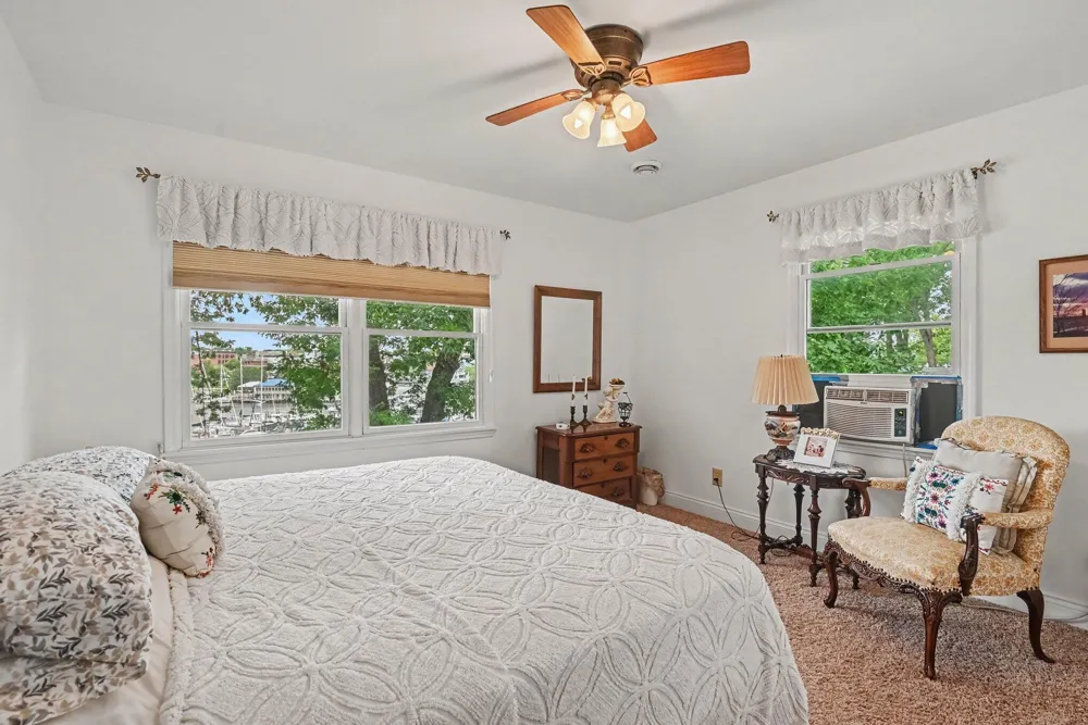 77 Park Avenue South Haven City, MI 49090
