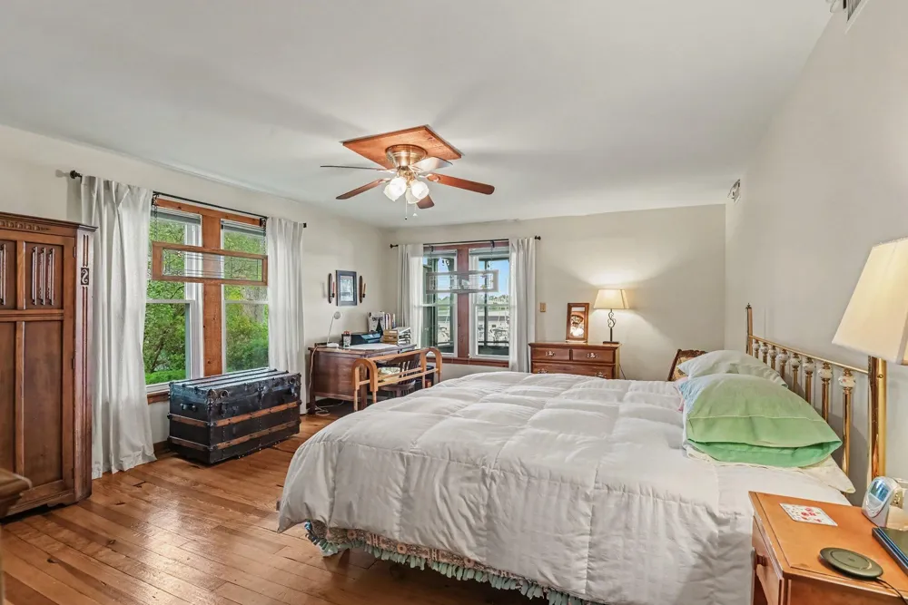 77 Park Avenue South Haven City, MI 49090