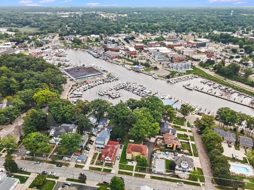 77 Park Avenue South Haven City, MI 49090