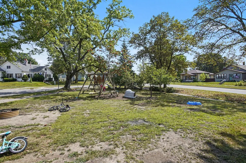 513 E Cass Street Cadillac City, MI 49601