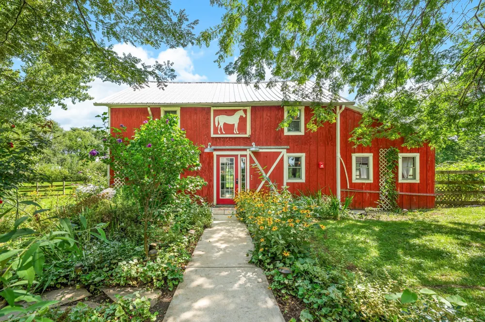 8467 S Scottdale Road Oronoko Charter Township, MI 49103
