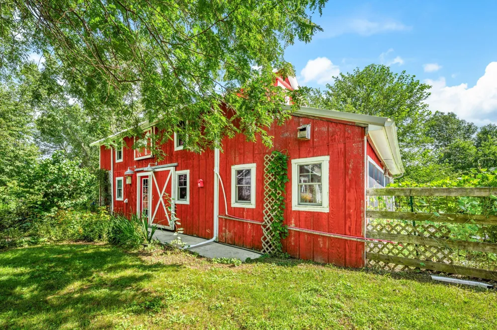 8467 S Scottdale Road Oronoko Charter Township, MI 49103