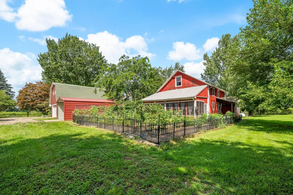 8467 S Scottdale Road Oronoko Charter Township, MI 49103