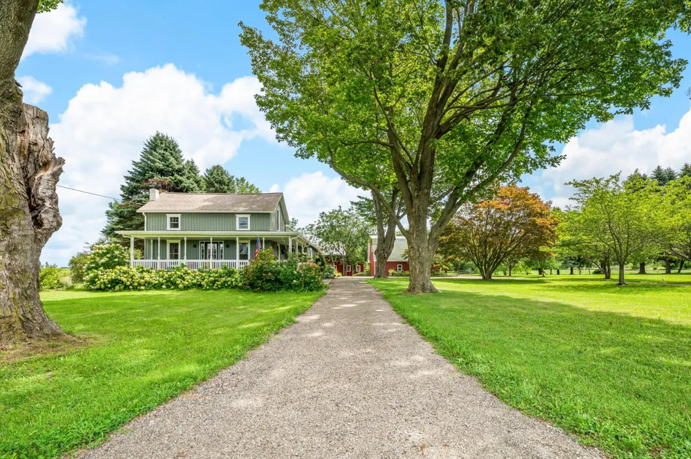8467 S Scottdale Road Oronoko Charter Township, MI 49103