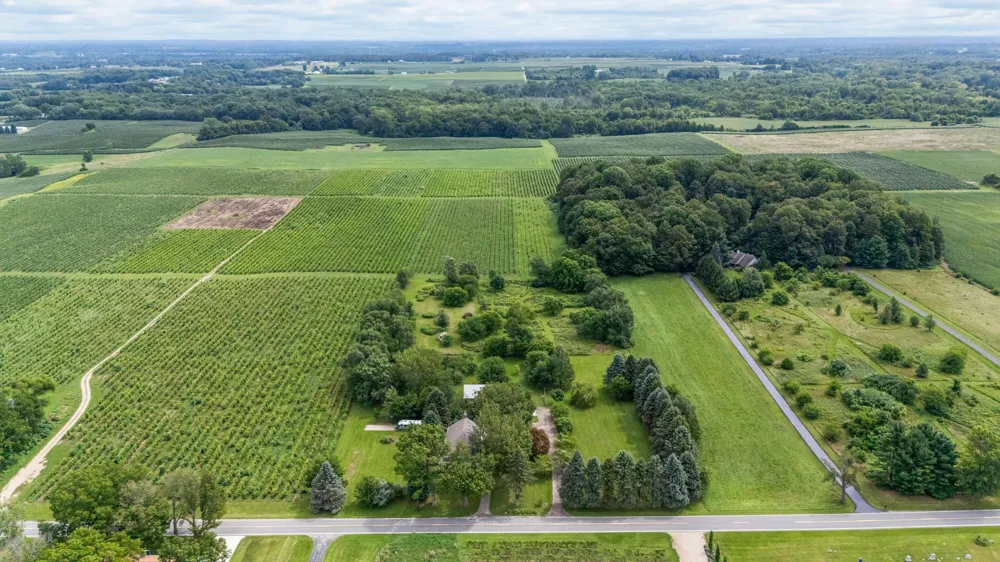 8467 S Scottdale Road Oronoko Charter Township, MI 49103