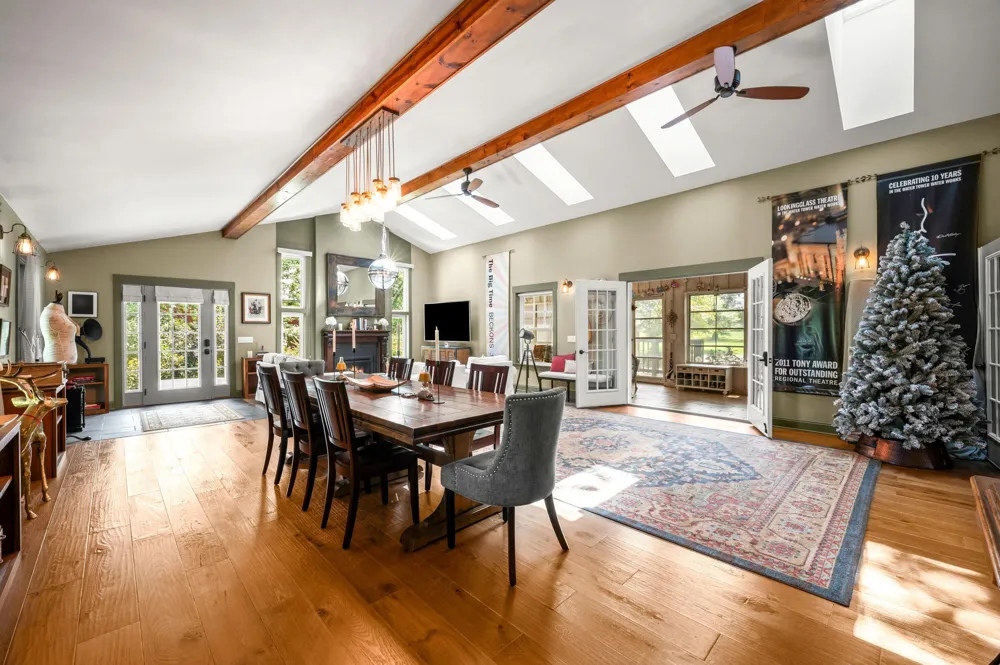 8467 S Scottdale Road Oronoko Charter Township, MI 49103