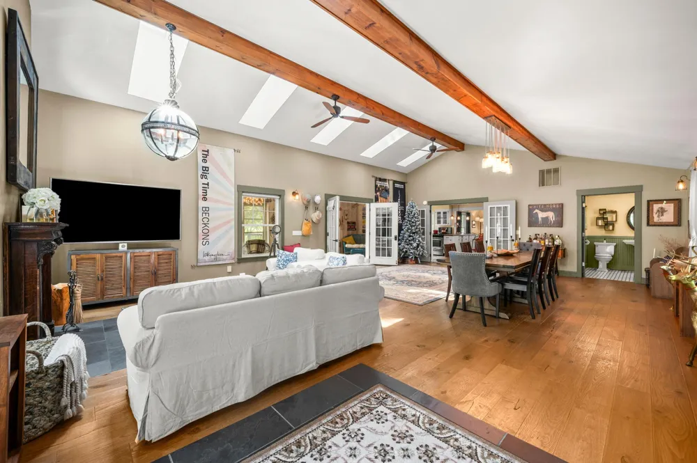 8467 S Scottdale Road Oronoko Charter Township, MI 49103