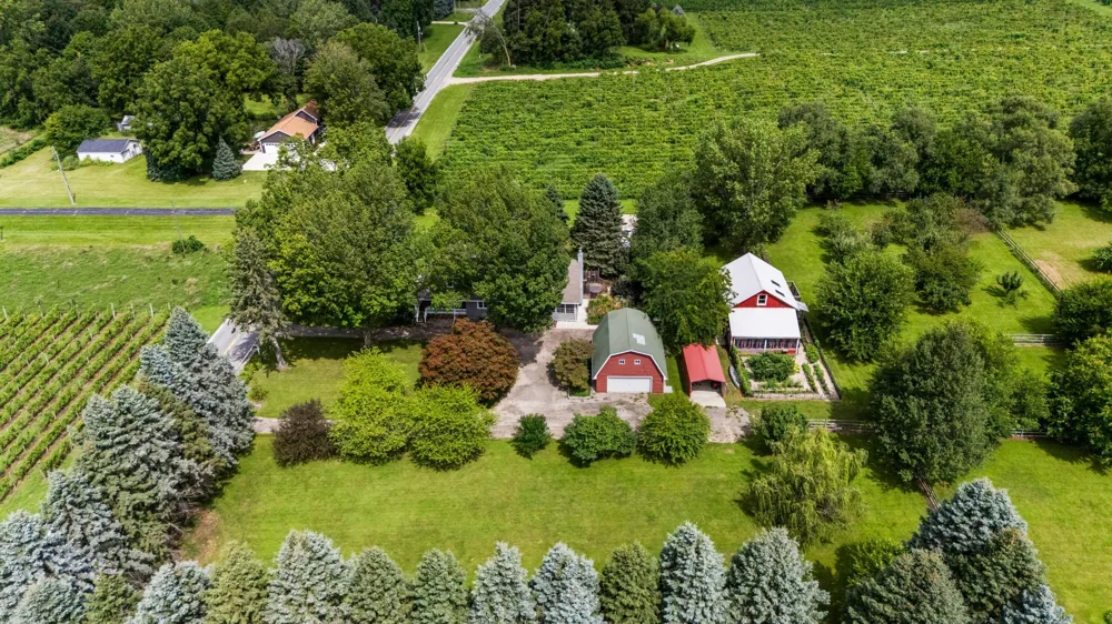 8467 S Scottdale Road Oronoko Charter Township, MI 49103