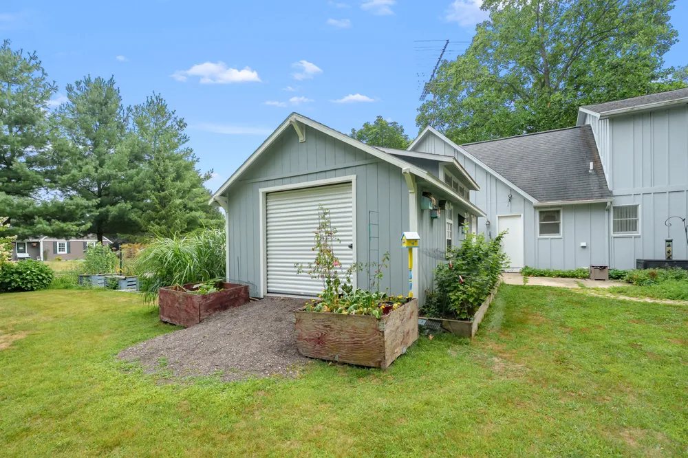 7534 Farmington Avenue Texas Charter Township, MI 49009