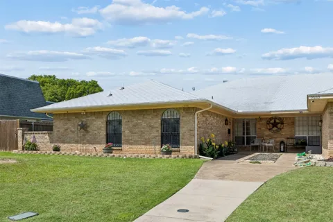 2903 Country Place Court