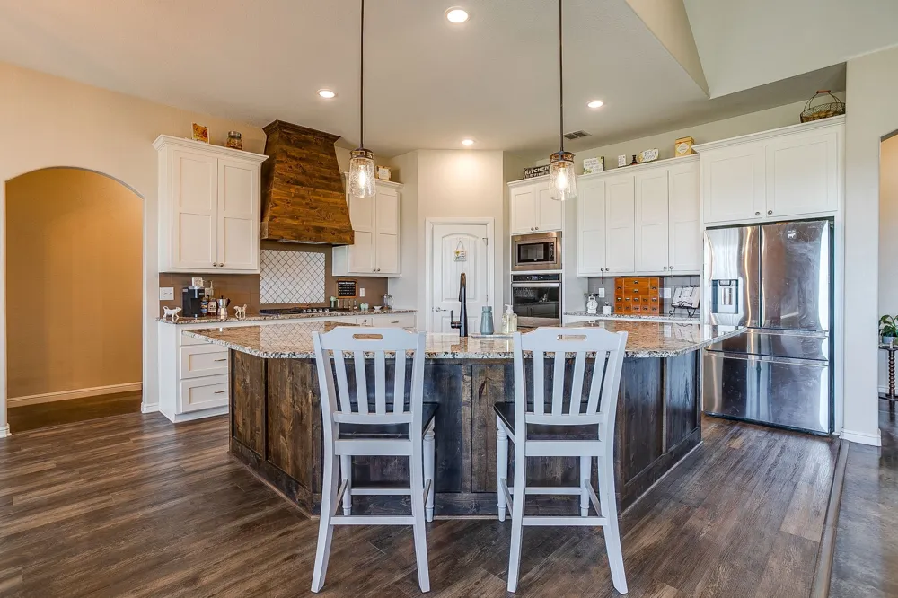 8341 County Road 201a Grandview, TX 76050