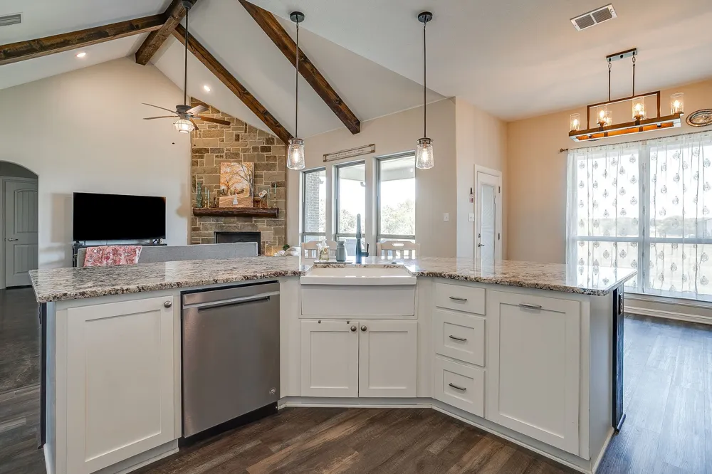 8341 County Road 201a Grandview, TX 76050