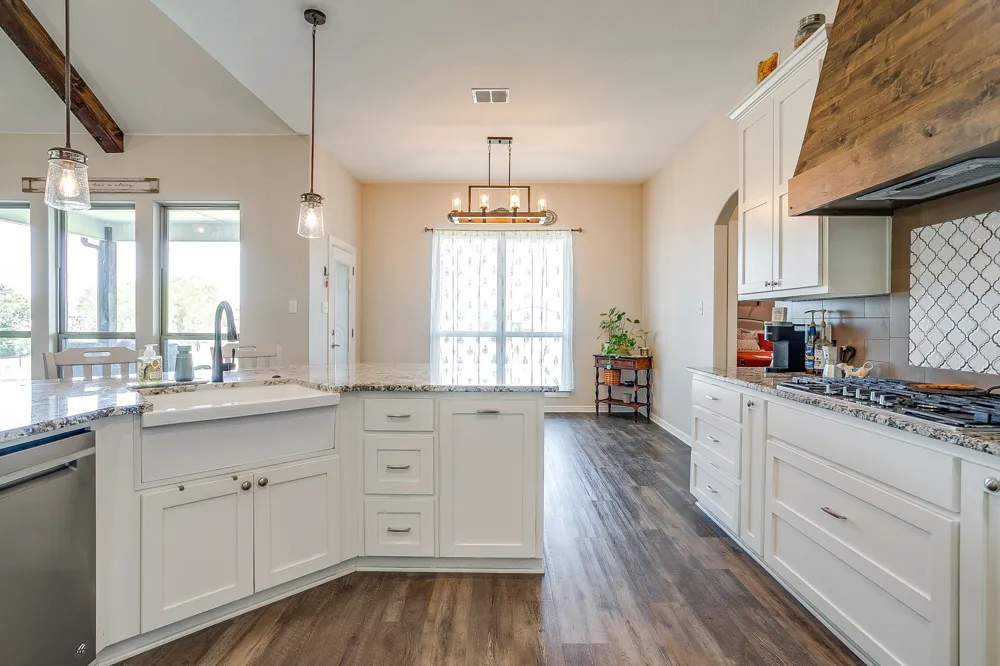 8341 County Road 201a Grandview, TX 76050